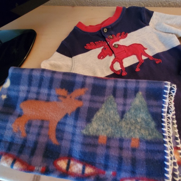 OSHKOSH Kids Long Sleeve Pullover Sweater & Coordinating  Nap Blanket 24 Months - Picture 4 of 5